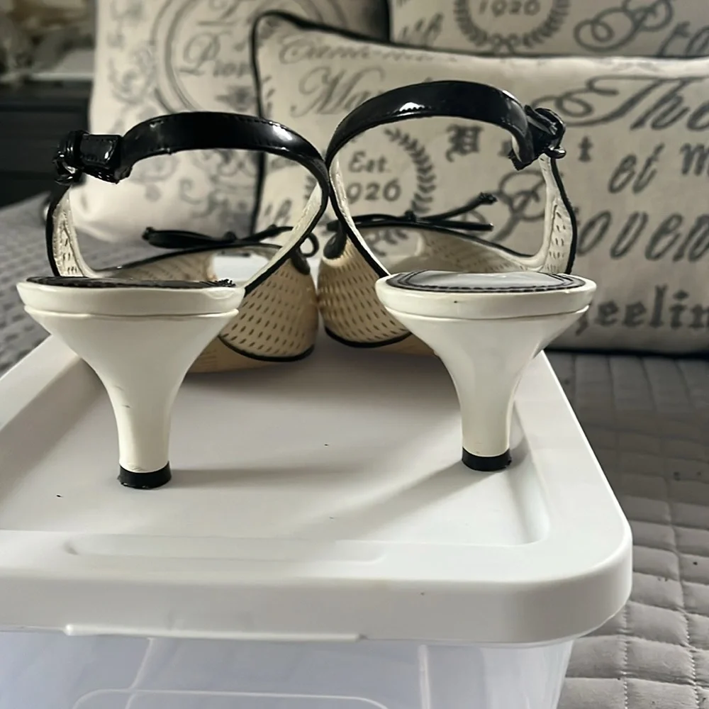 Franco Sarto Cream and Black Heels with Perforated Leather - Picture 6 of 8
